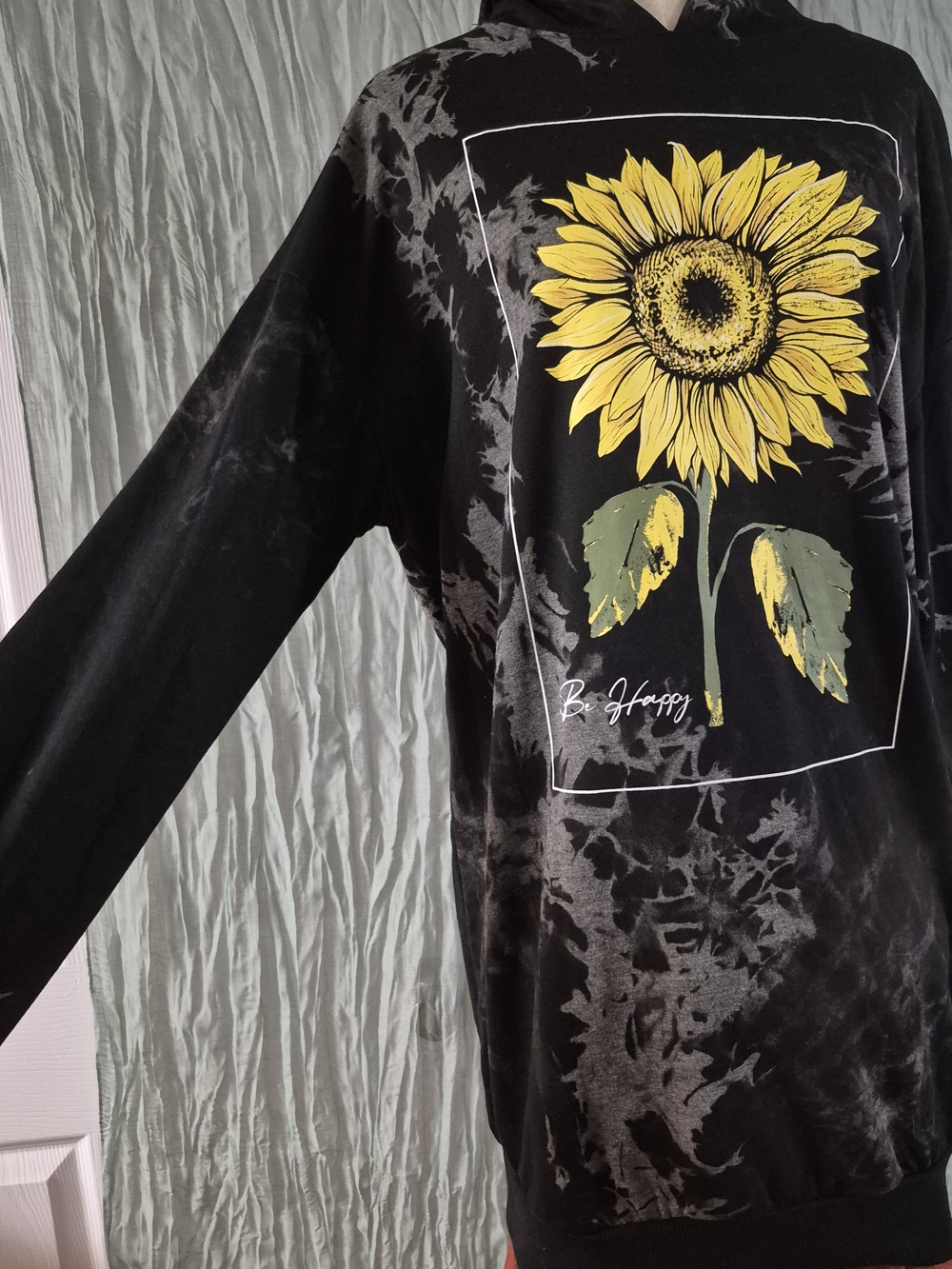 New With Tags No Boundaries Long Hoodie - Picture 2 of 6